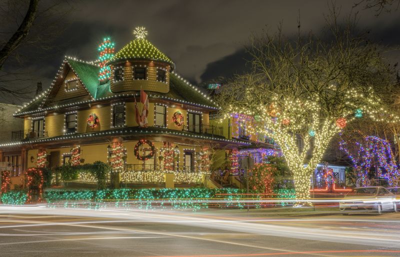 Xmas Lights Installation in Roswell, GA